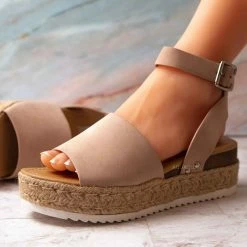 Soda Topic Espadrille Jute Rope Wrap Platform Flatform Rubber Shark Tooth Flat Sandal