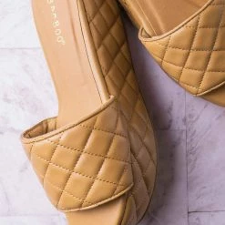 Bamboo New Purchase23 Quilted Flatform Slipper Mule - Platform Diamond Stitch Slide Sandals