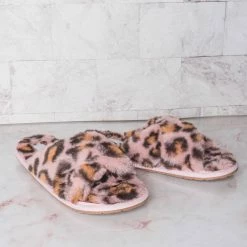 Liliana New Dearly1 Fluffy Faux Fur Slipper, Men Women Fuzzy Slides
