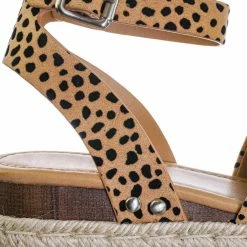 Soda Topic Espadrille Jute Rope Wrap Platform Flatform Rubber Shark Tooth Flat Sandal