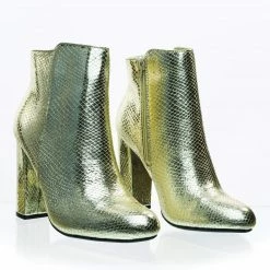 Bamboo New Living23 Embossed & Embroidery Block Heel Ankle Bootie W Faux Fur Lining