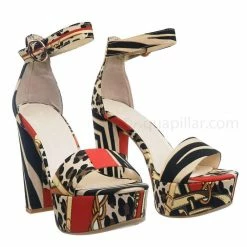 Bamboo Shocking03 Block Heel Platform Sandal - Women Platform Open Toe Baroque Print