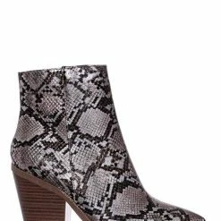 Bamboo Upstream03 Classic Block Heel Bootie New