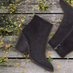 Bamboo Upstream03 Classic Block Heel Bootie New