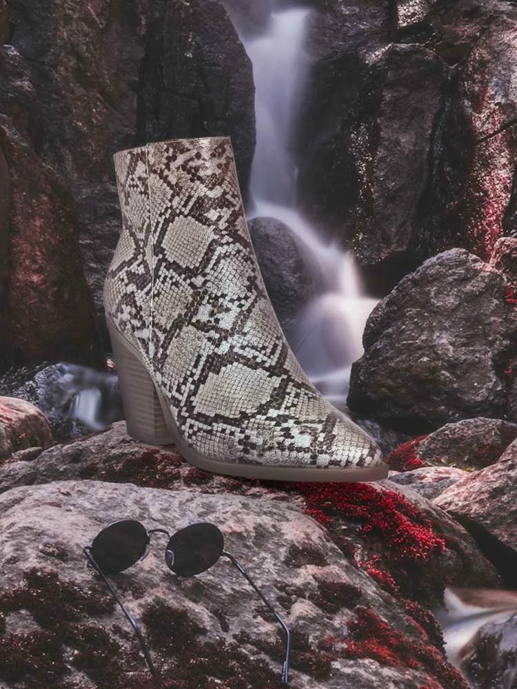 Bamboo Upstream03 Classic Block Heel Bootie New