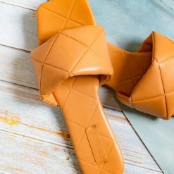 Bamboo New Block22 Quilted Flat Slipper Sandal - Womens Open Square Toe Slides