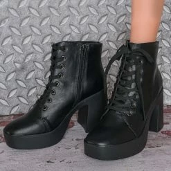 Bamboo New Instant05 Chunky Block Heel Lace Up Boots - Women Combat Bootie