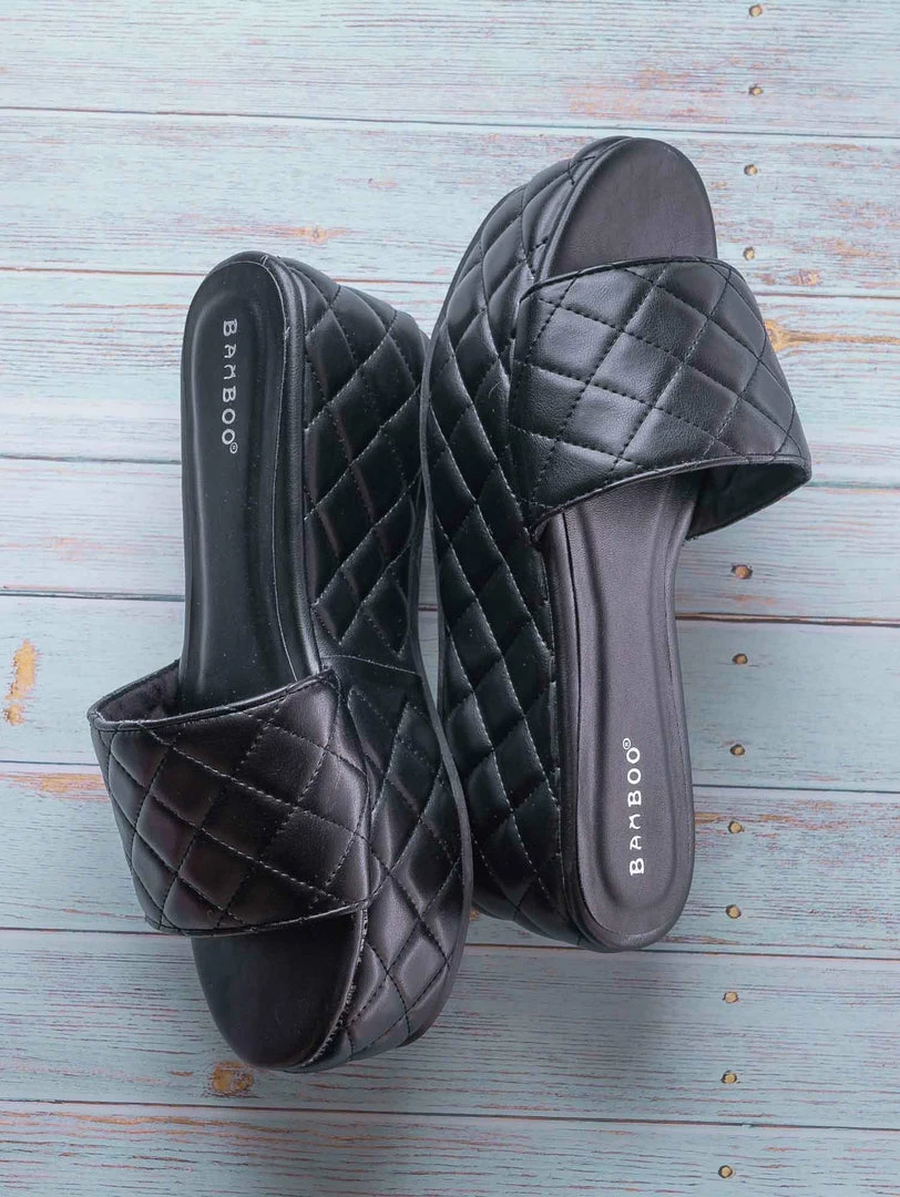 Bamboo New Purchase23 Quilted Flatform Slipper Mule - Platform Diamond Stitch Slide Sandals