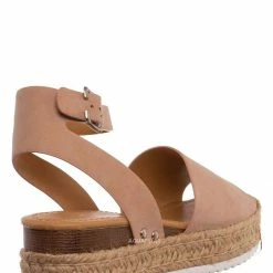 Soda Topic Espadrille Jute Rope Wrap Platform Flatform Rubber Shark Tooth Flat Sandal