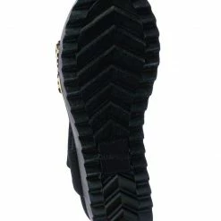 Soda Aster Saw Edge Rubber Outsole Flatform Sandal - Shark Tooth Threaded Outsole