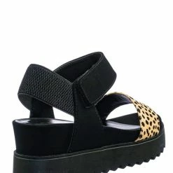 Soda Aster Saw Edge Rubber Outsole Flatform Sandal - Shark Tooth Threaded Outsole