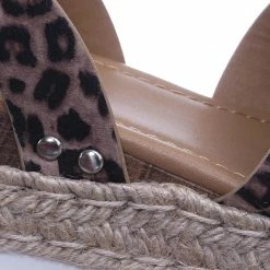 Soda Topic Espadrille Jute Rope Wrap Platform Flatform Rubber Shark Tooth Flat Sandal